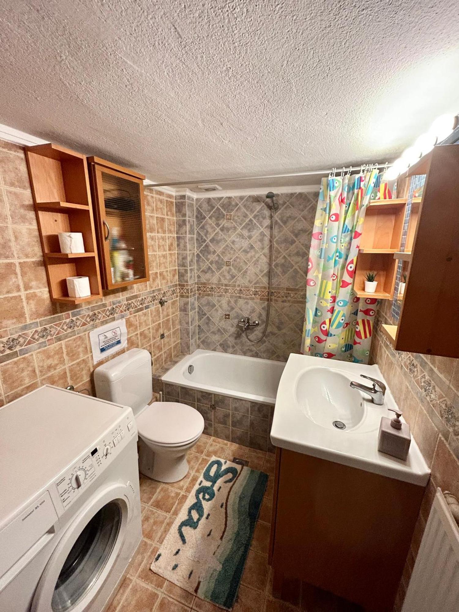 Ritsa Apartment Peraia  Bagian luar foto