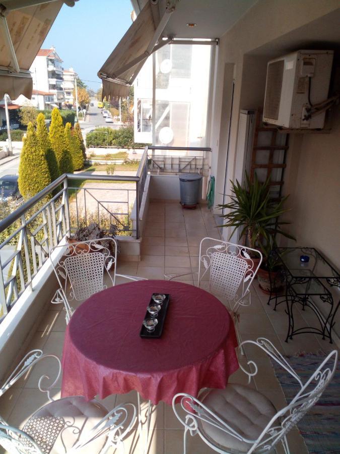 Ritsa Apartment Peraia  Bagian luar foto