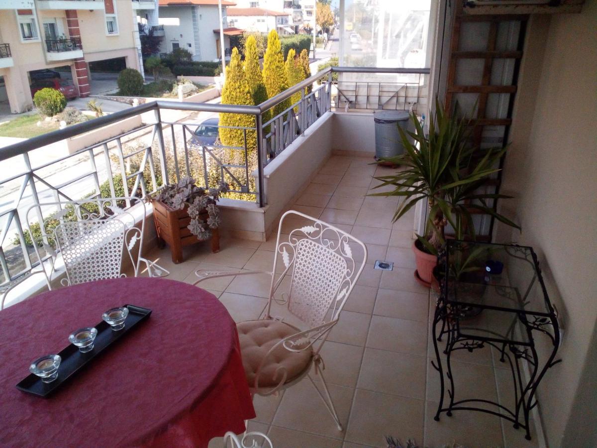 Ritsa Apartment Peraia  Bagian luar foto